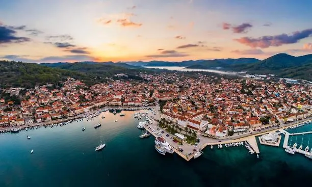 Aquamare Вела-Лука